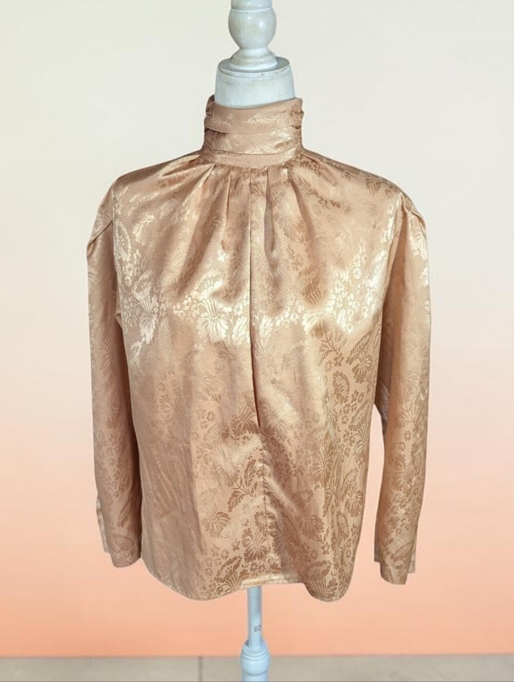 Vtg Regina Porter High-Neck  Jacquard Blouse Champagne Button Up Back Sz 8
